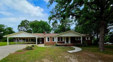 Main picture of 1227 Pond Dr