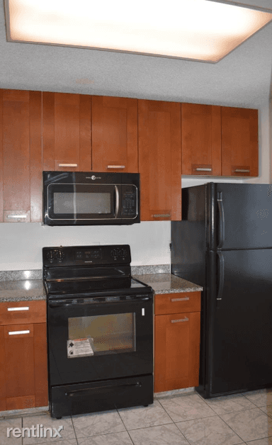 Main picture of 8700 N Sherman Cir