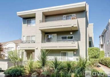 Main picture of 2845 14th Ave W