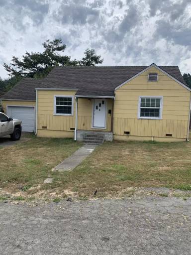 Main picture of 2494 Eye St