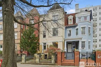 Main picture of 1362 Irving St NW