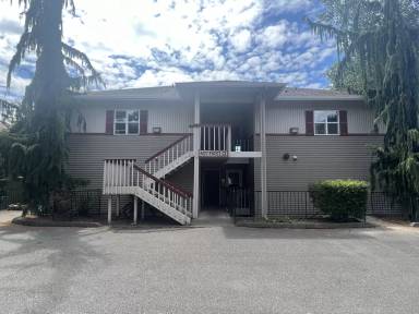 Main picture of 407 1st St