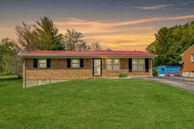 Main picture of 690 North Dr