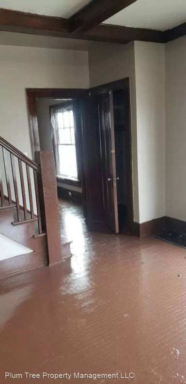 Main picture of 2802 N Main St