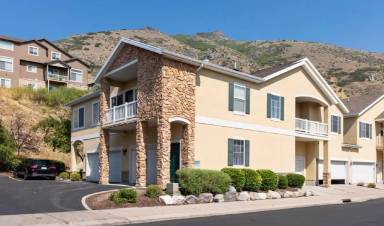 Main picture of 1043 Canyon Meadow Dr