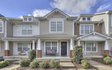 Main picture of 589 Bradburn Village Cir