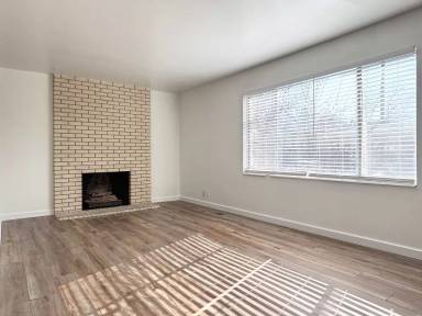 Main picture of 2352 E Fisher Ln