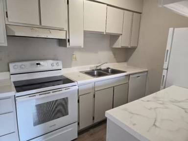 Main picture of 402 21st Avenue Pl
