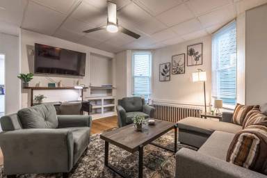 Main picture of 519 N Euclid Ave