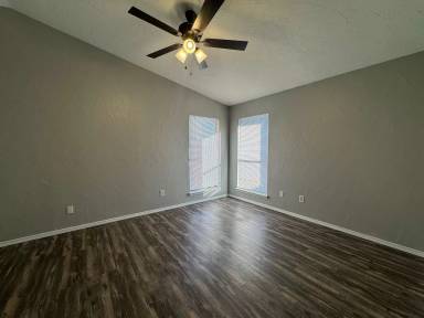 Main picture of 6005 SW Atterbury Dr