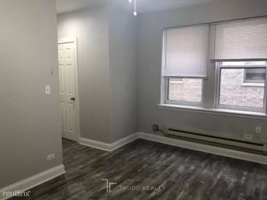 Main picture of 4070 N Kenmore Ave