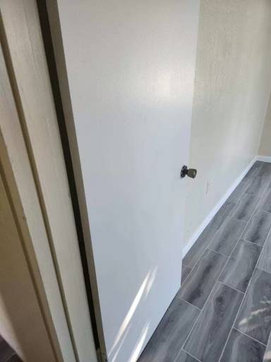 Main picture of 1301 W Howard St