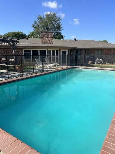 Main picture of 8910 Oak Hills Dr