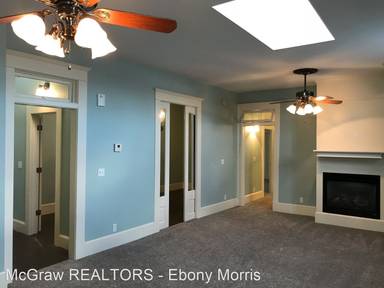 Main picture of 1006 W Main St