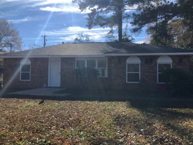 Main picture of 901 Pleasant Ave