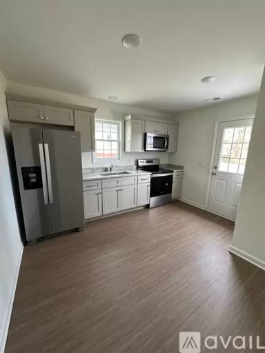 Main picture of 112 W College St