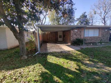 Main picture of 5113 Timothy St