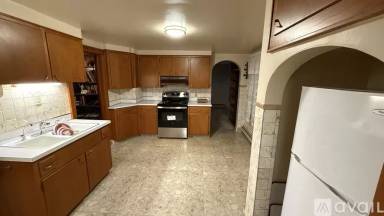 Main picture of 400 Irving Ave