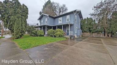 Main picture of 2104 B St