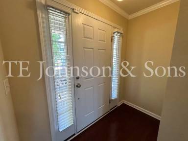 Main picture of 5827 Sunny Ridge Trl