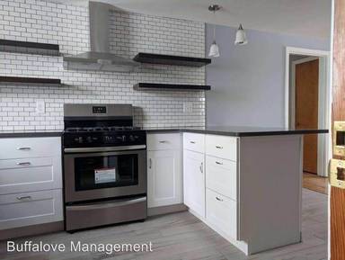 Main picture of 65 Argyle Ave