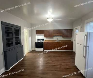Main picture of 4932 Reading Ave
