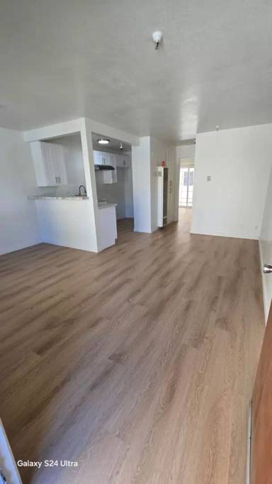 Main picture of 301 S Birch St