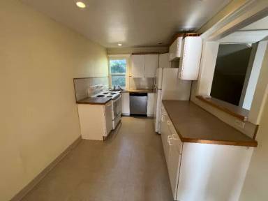 Main picture of 3628 SE Wake St