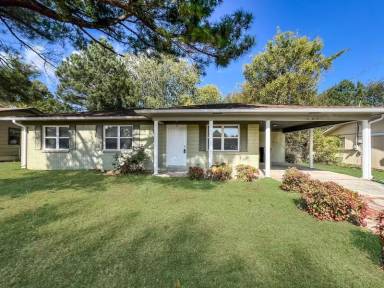 Main picture of 604 Blaine Dr SW