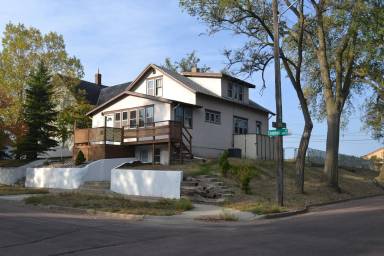 Main picture of 1101 S Sherman Ave