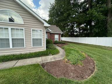 Main picture of 103 Hautz Way