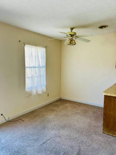 Main picture of 702 Barrows Mill Rd