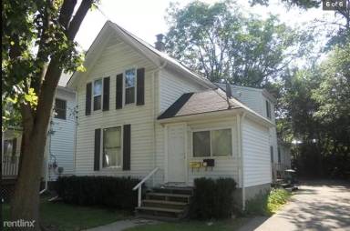 Main picture of 310 Beakes St
