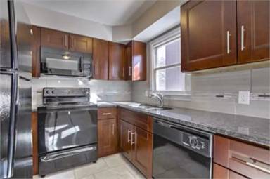 Main picture of 6628 Pratt St