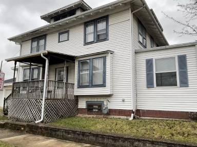 Main picture of 628 W State Blvd