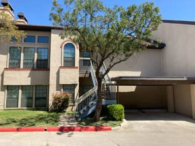 Main picture of 6100 Woodlake Pkwy