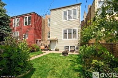 Main picture of 2428 N Kimball Ave