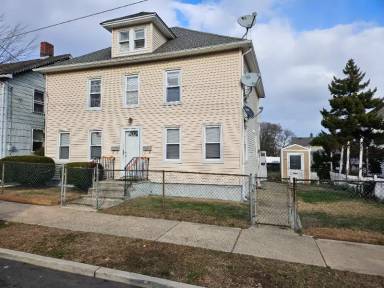 Main picture of 107 N Pine Ave