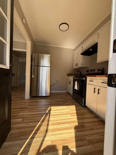 Main picture of 242 Lake Dr