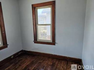Main picture of 1621 E Moffat Ave