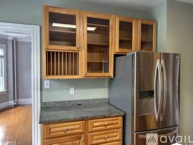 Main picture of 404 Spring St