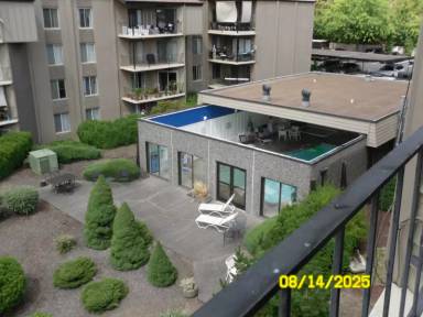 Main picture of 5575 E Evergreen Blvd