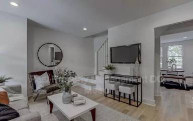 Main picture of 1711 Lang Pl NE