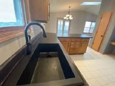 Main picture of 3626 King Dr SW