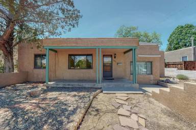 Main picture of 1321 Lobo Pl NE