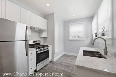 Main picture of 764 N Point St