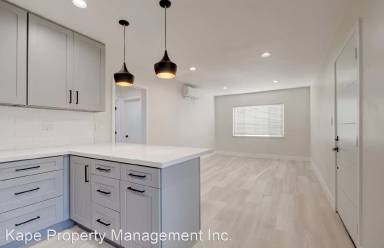 Main picture of 2212 Mathews Ave