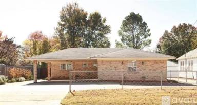 Main picture of 3812 E 36th St