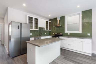 Main picture of 3012 Steiner St