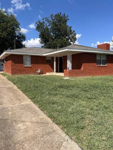 Main picture of 641 SW 53rd St